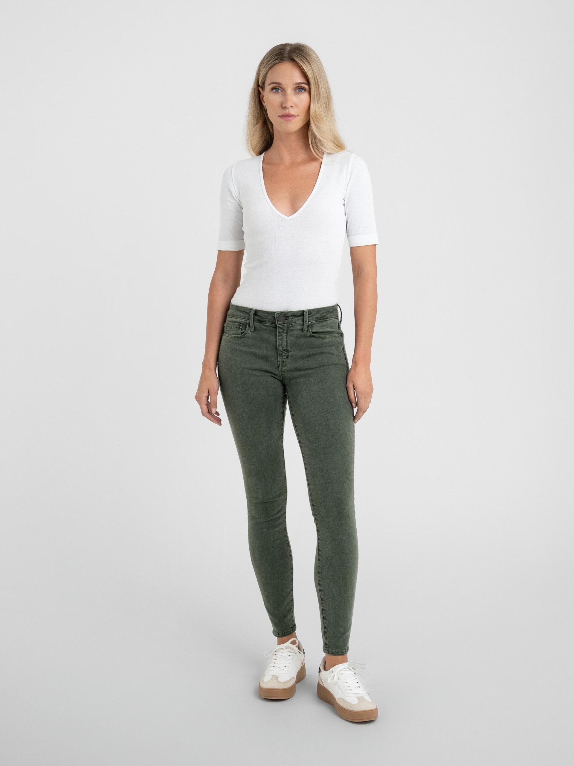 Bowery Skinny in Secret Garden