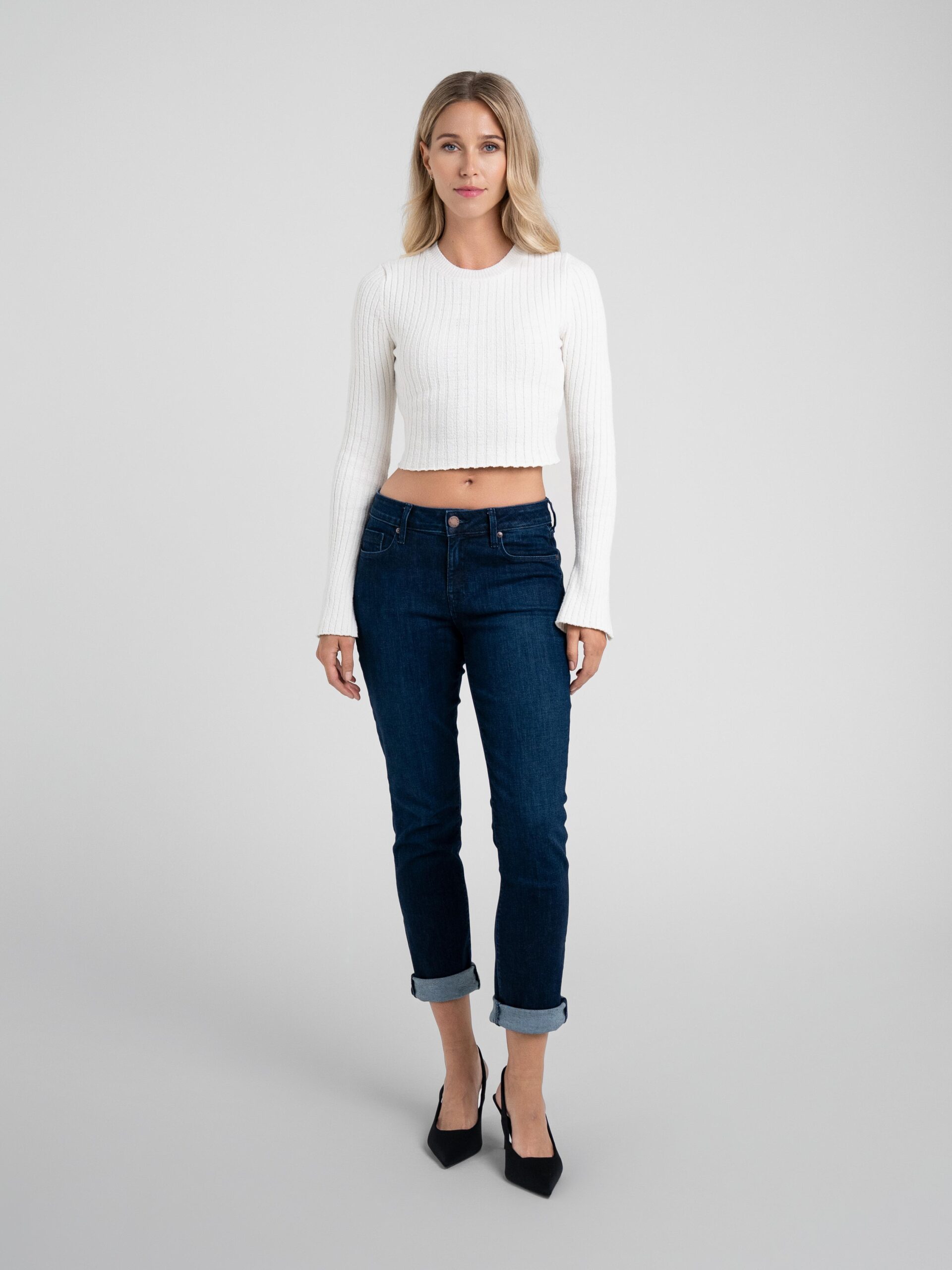 Camden Cuffed Crop in Midnight