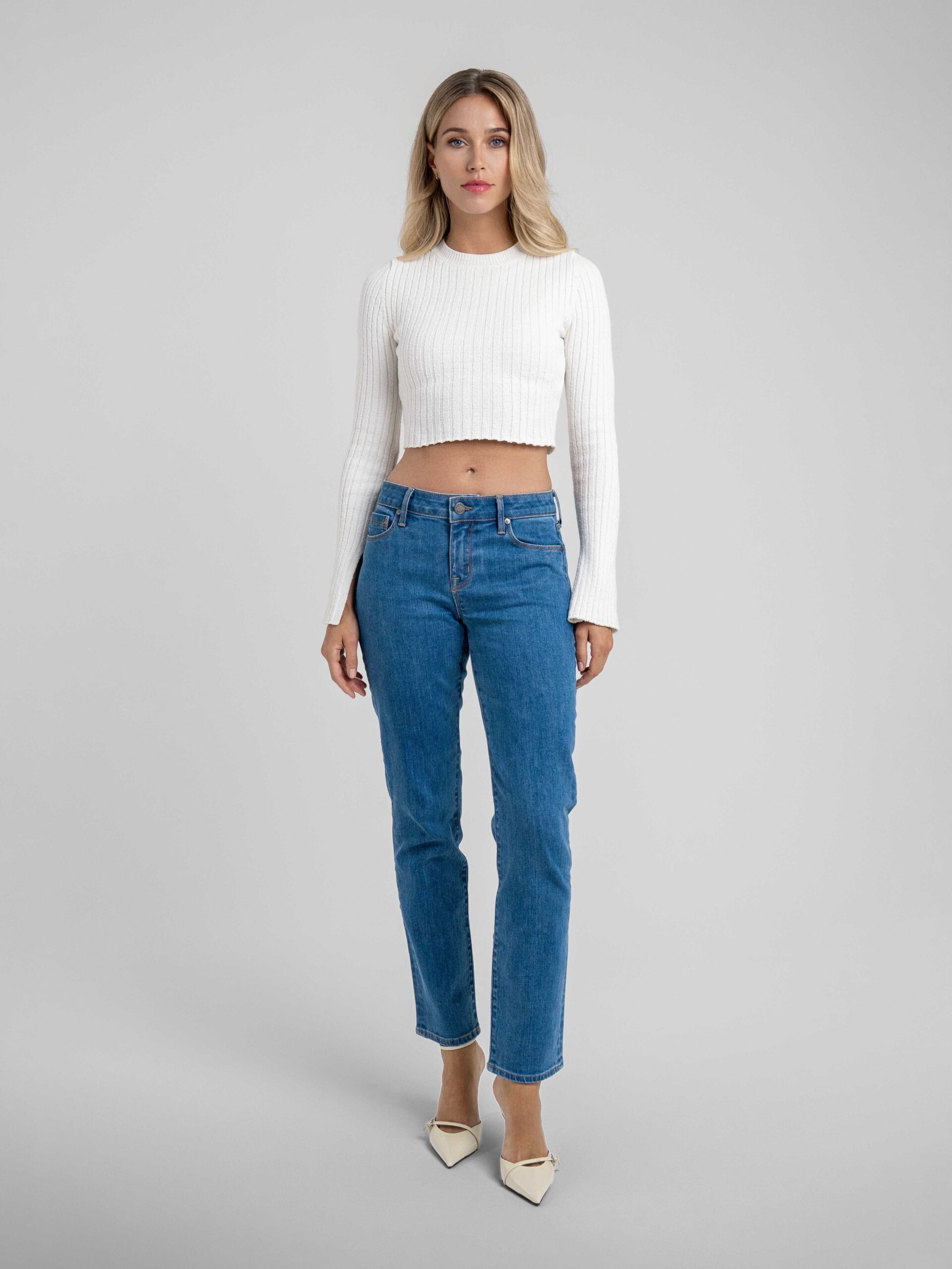 Runaround Sue w/Embroidery Pocket in Fairchild