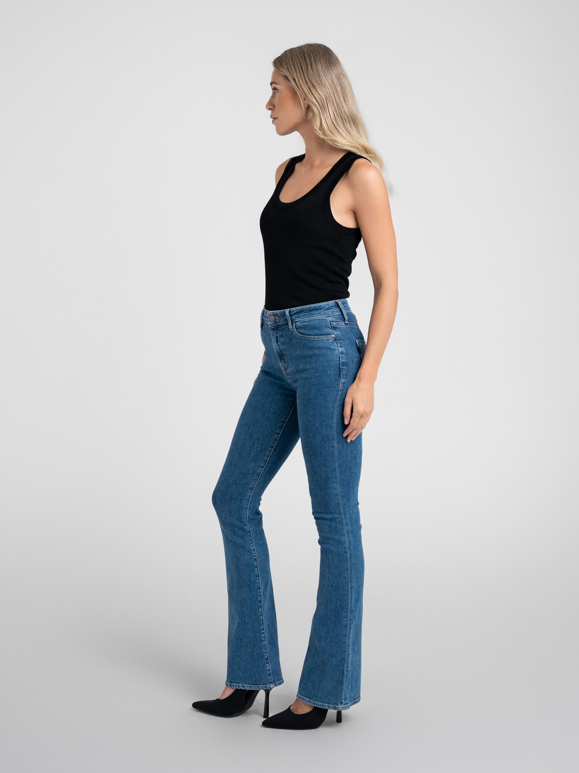 Bombshell Bell In Pacific