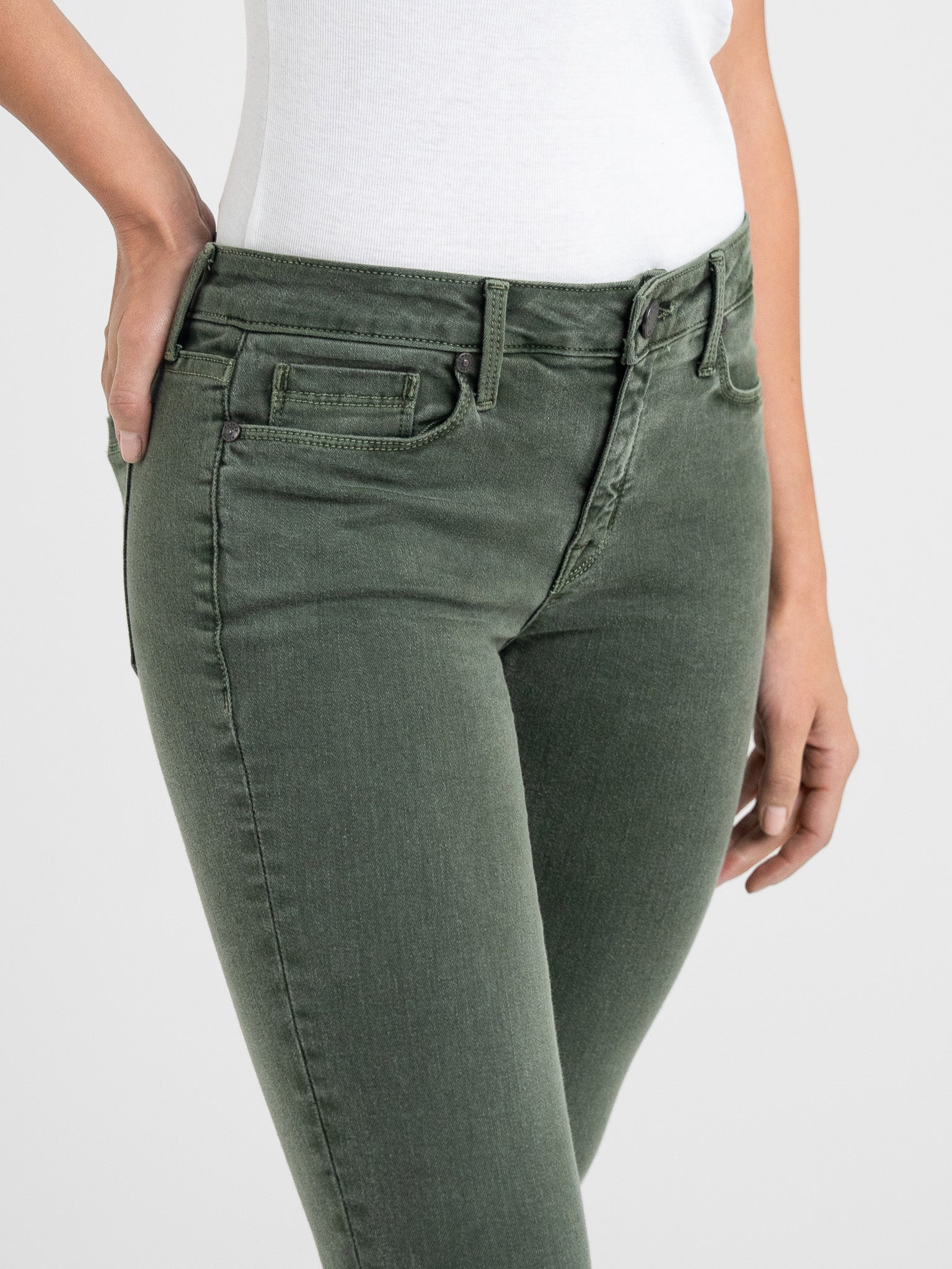 Bowery Skinny in Secret Garden