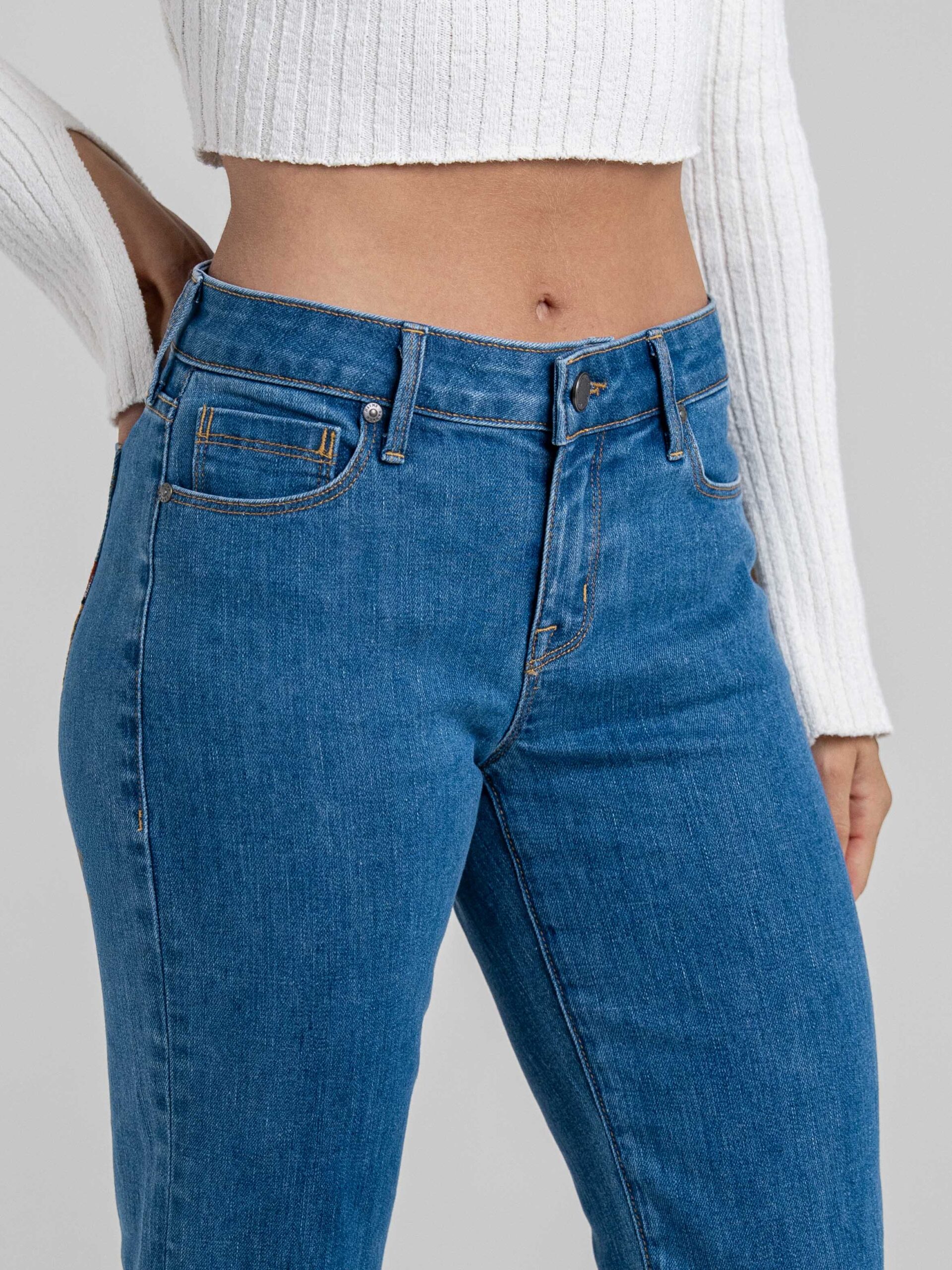 Runaround Sue w/Embroidery Pocket in Fairchild