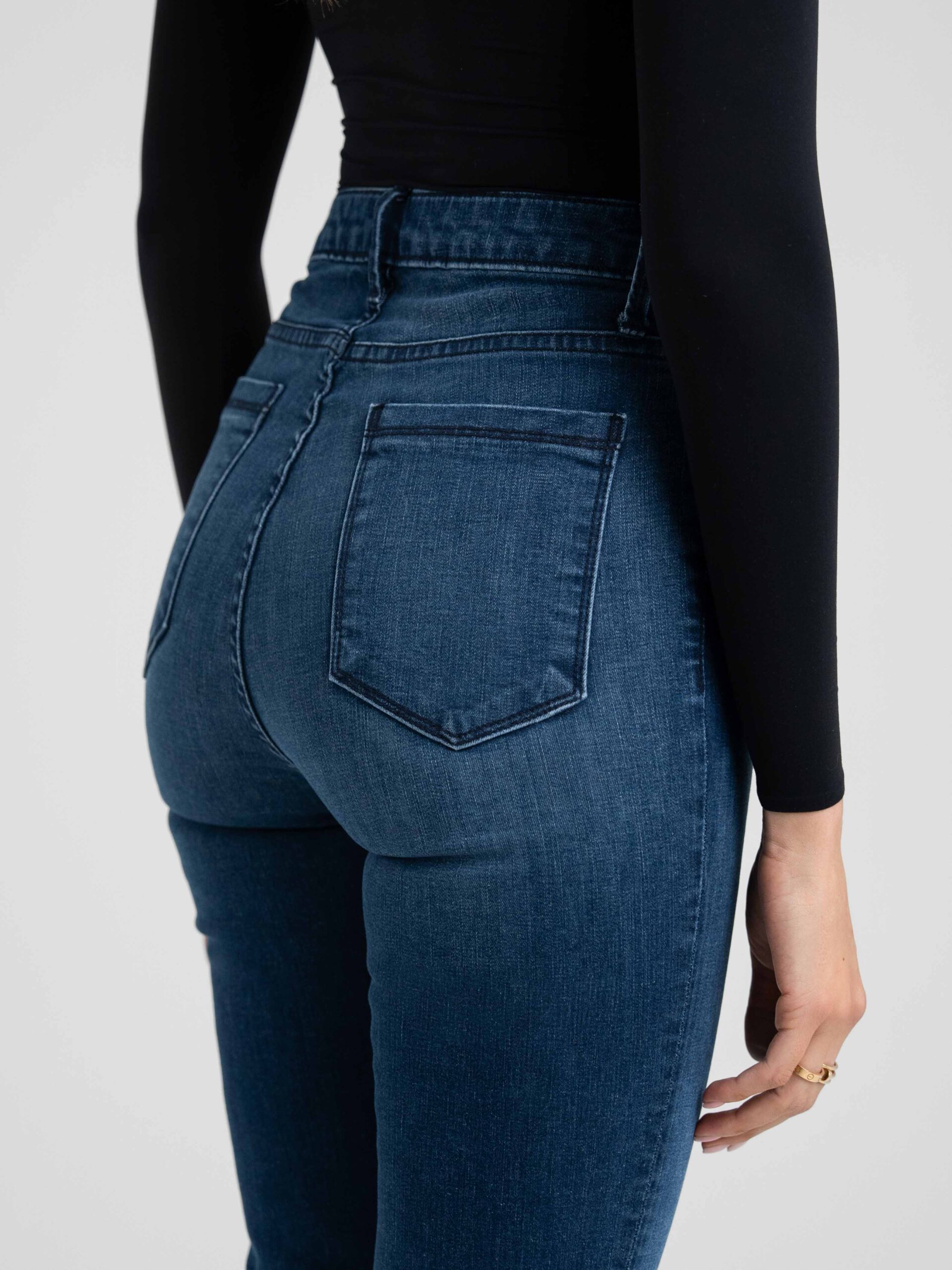 Bombshell Runaround Sue w/Front Slit in Midnight