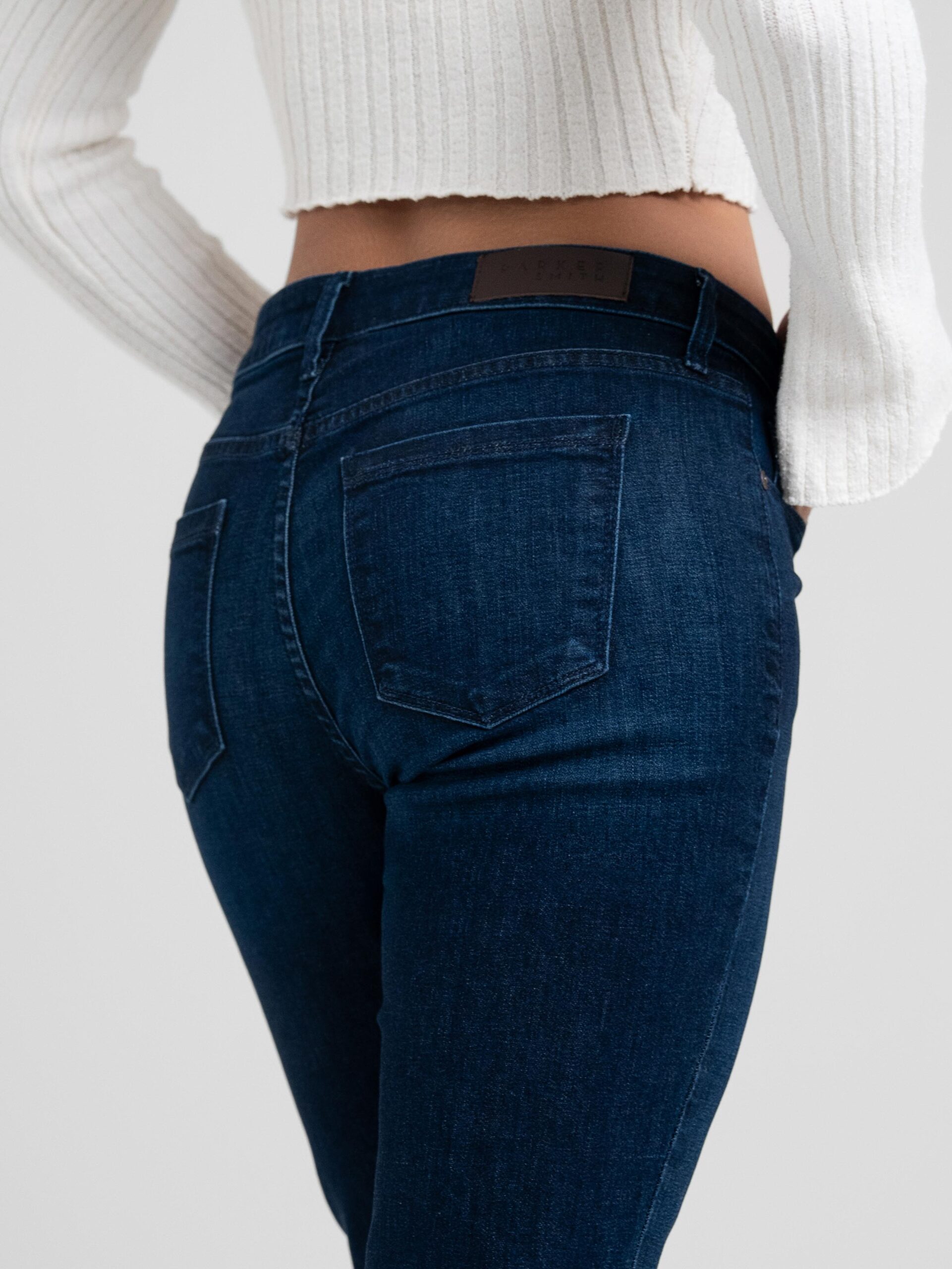 Camden Cuffed Crop in Midnight