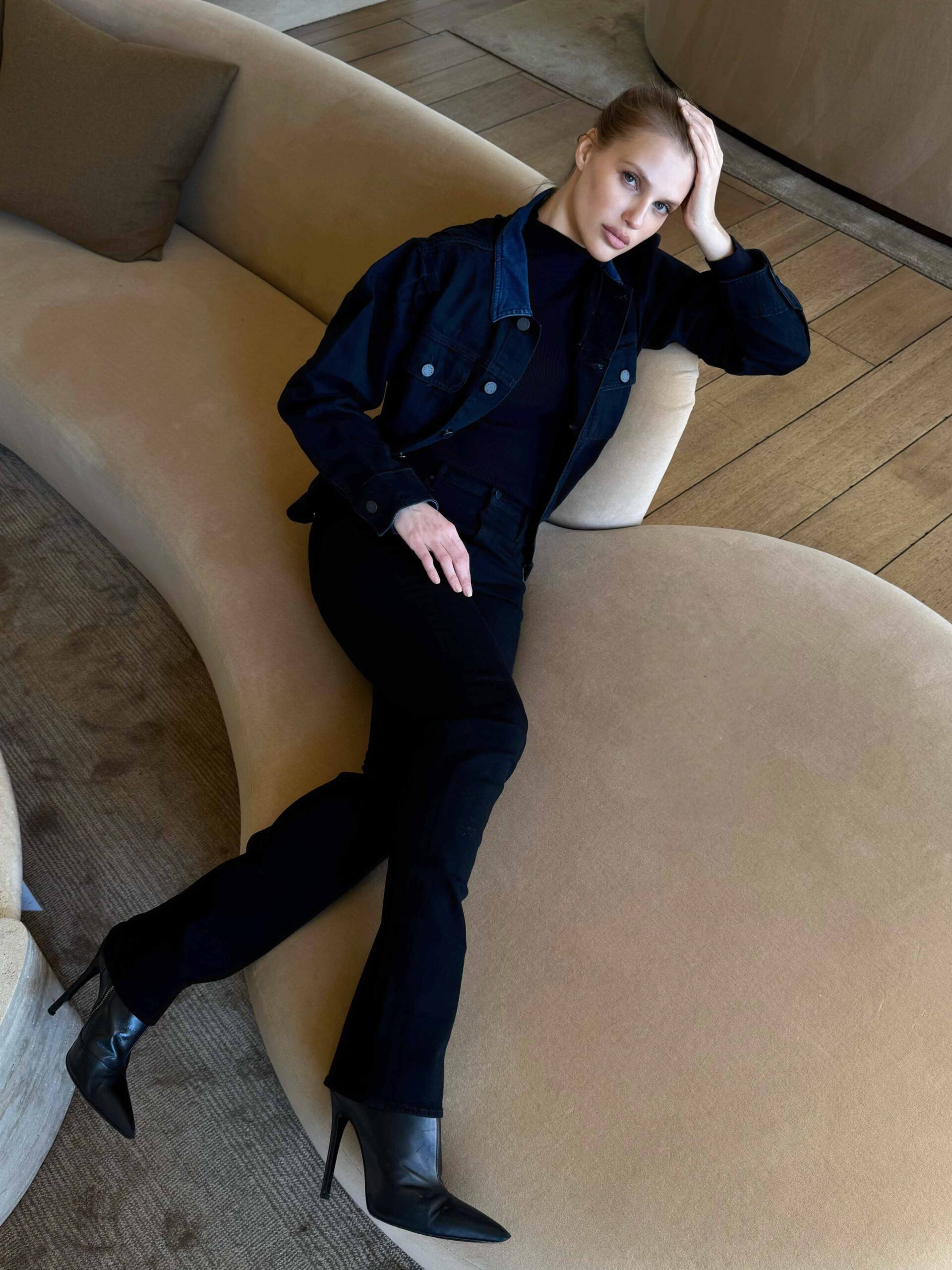 Bombshell Straight in Stallion