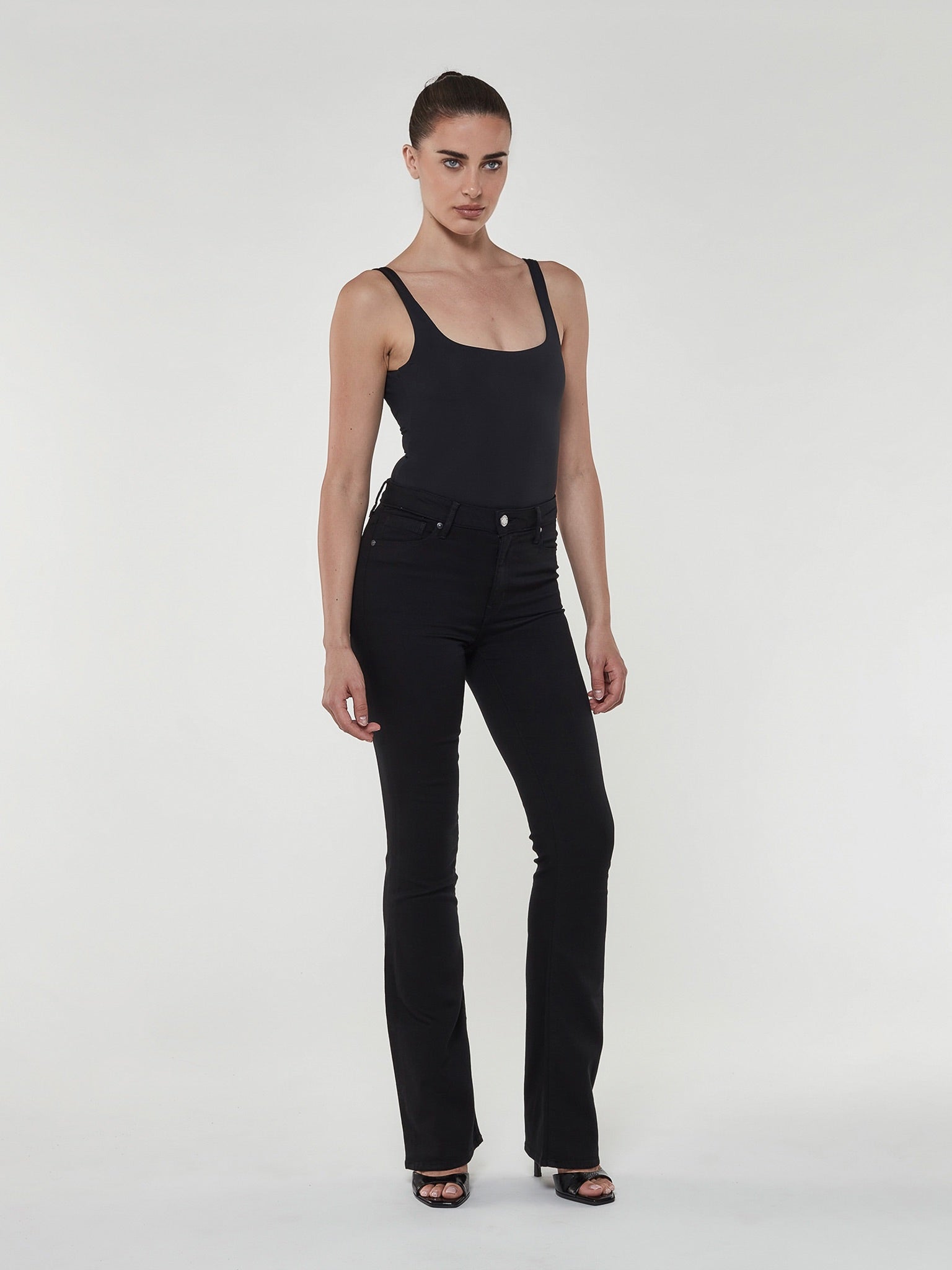 Bombshell Bell in Stallion