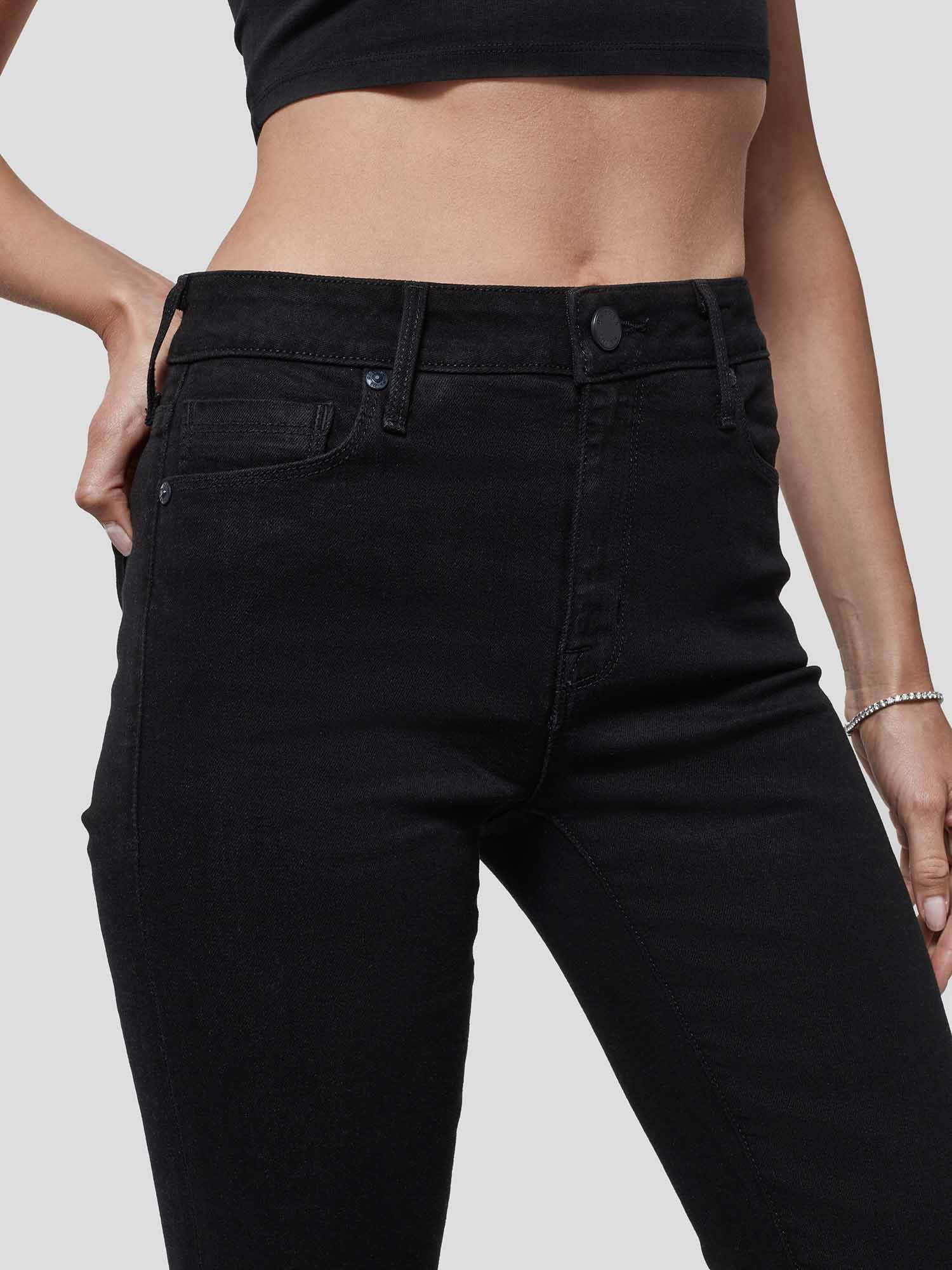 Bombshell Straight in Stallion