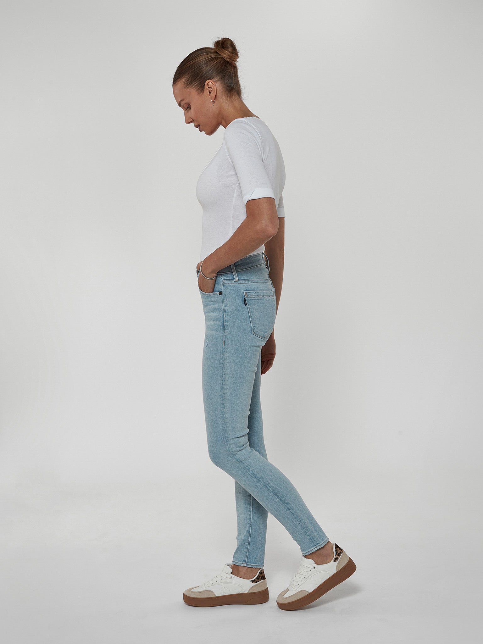 Kam Skinny in Malibu Distressed