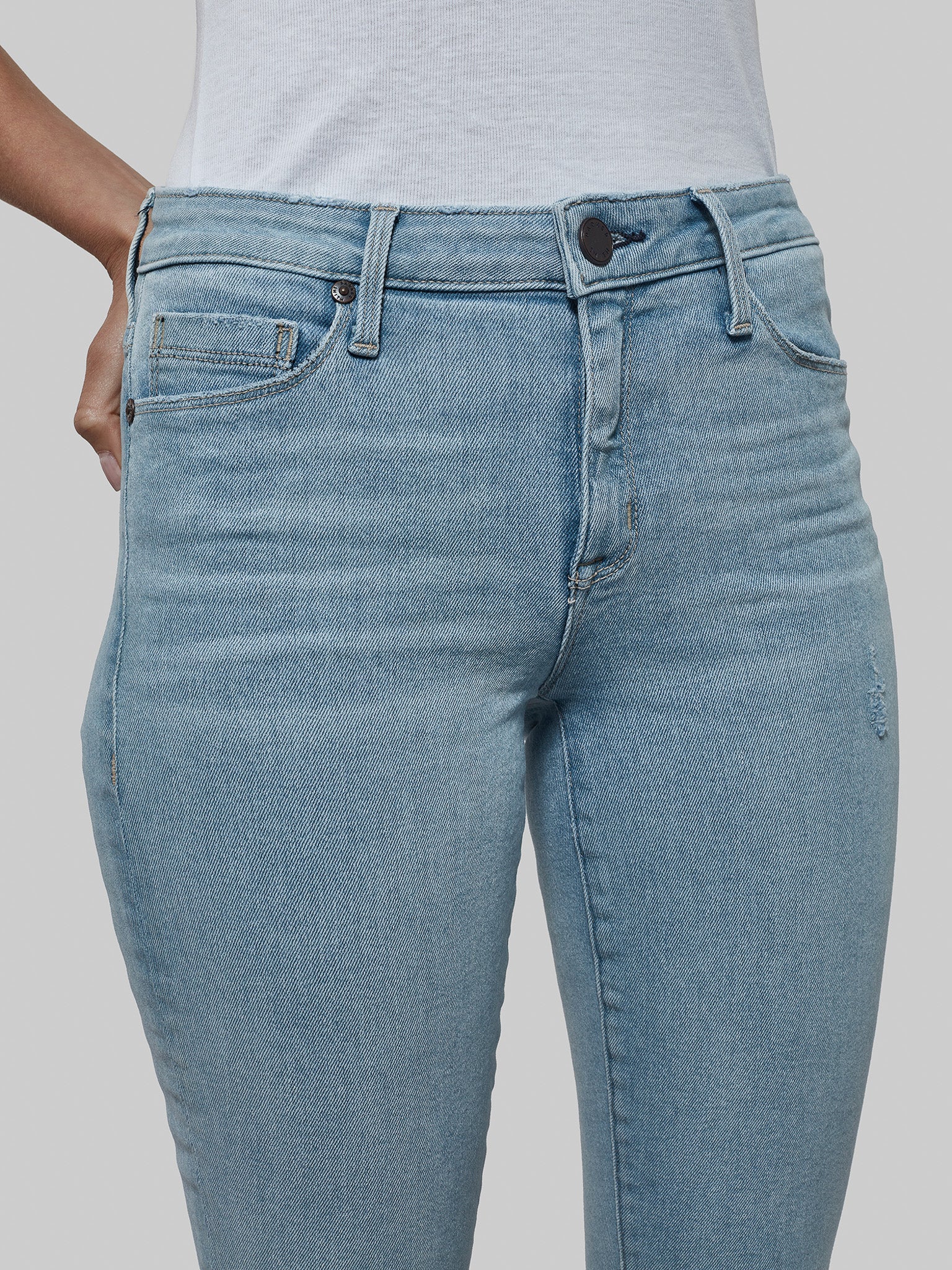 Kam Skinny in Malibu Distressed