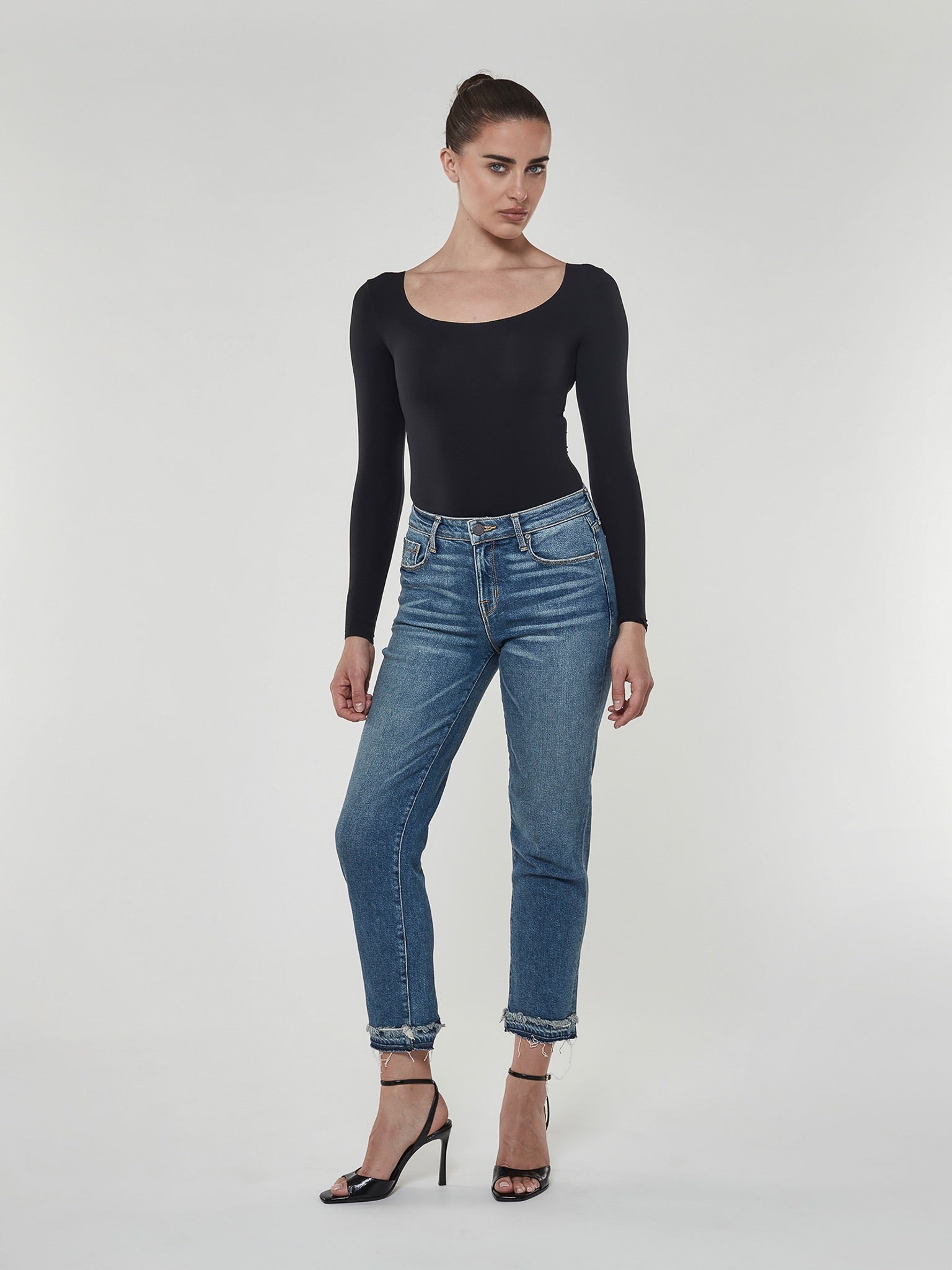 Runaround Sue Crop w/Double Raw Hem in Lust