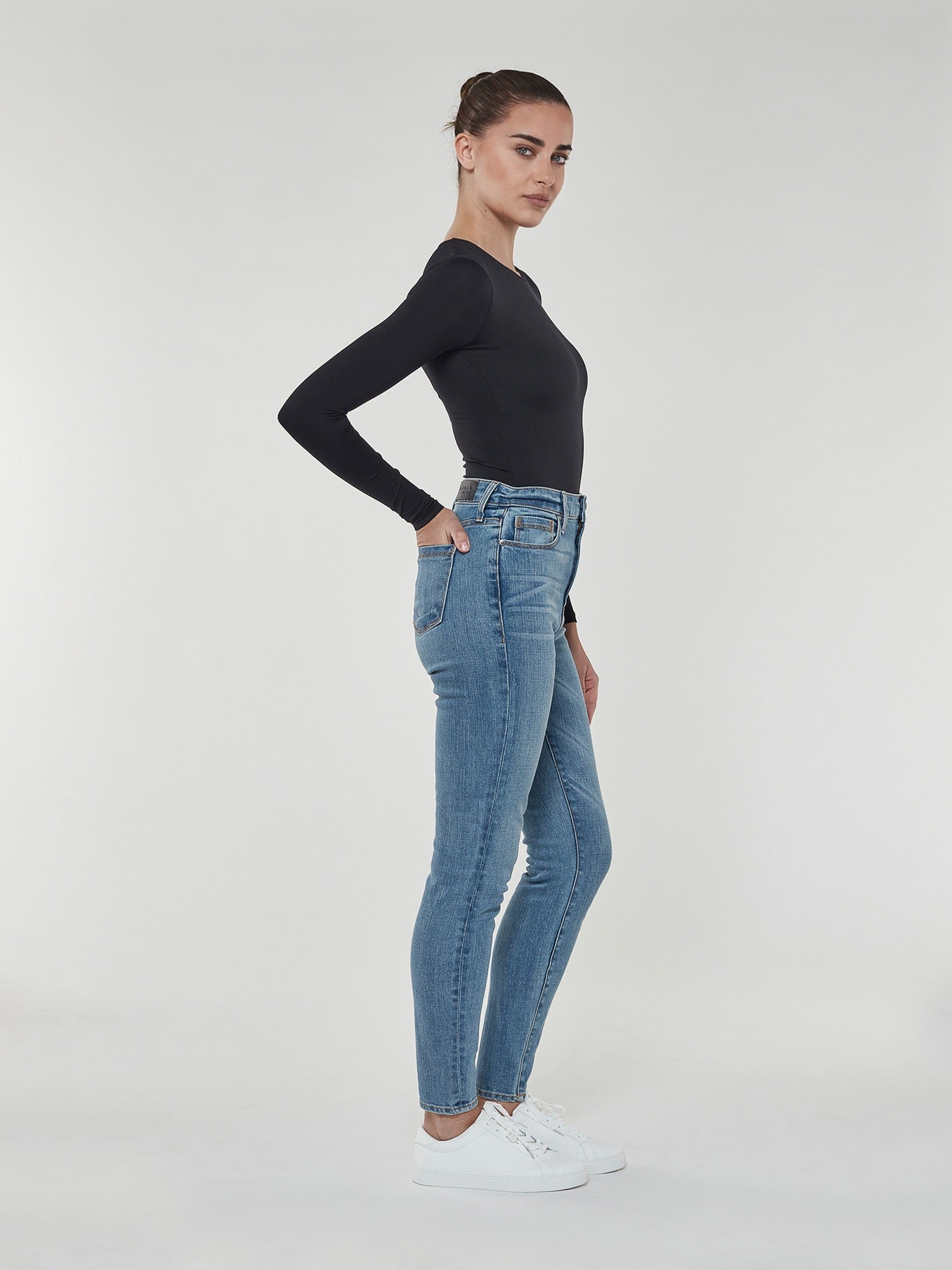 Super Bombshell Skinny in Brentwood