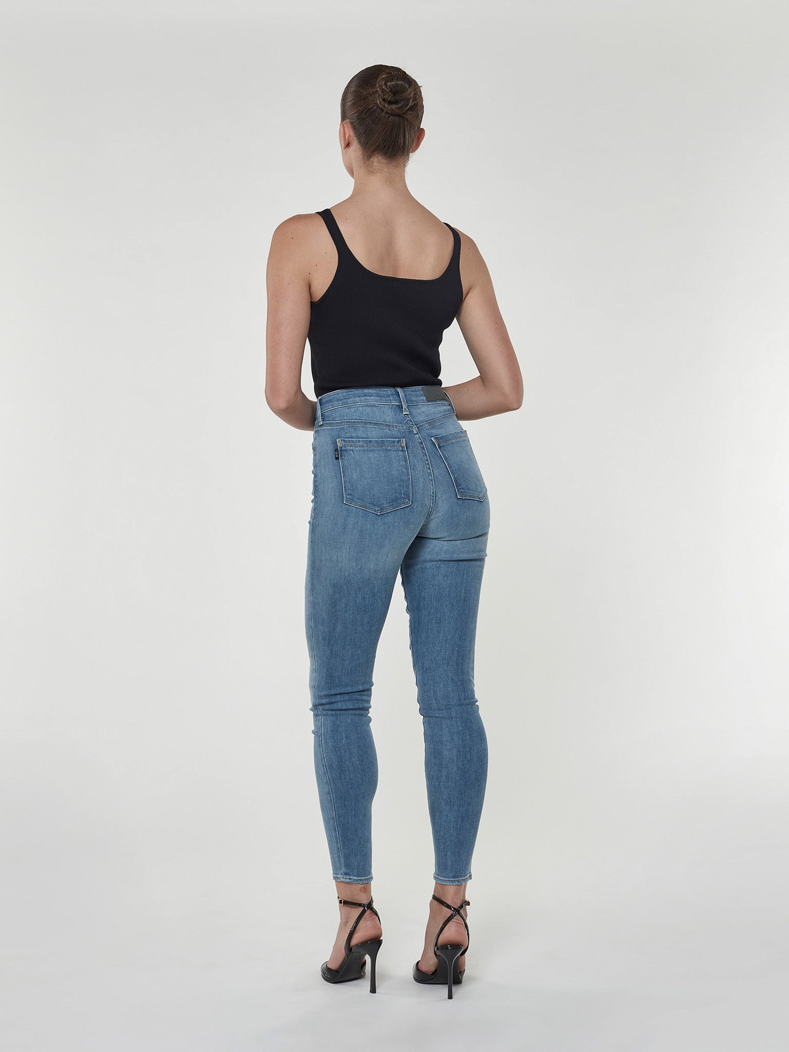 Super Bombshell Skinny in Laguna